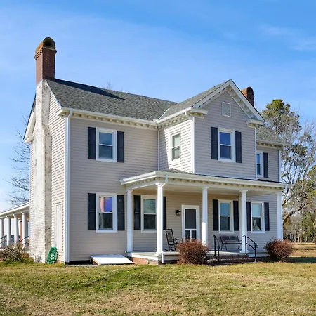 Huntington Farm - Pristine Historical Home Overlooking Cherrystone Creek!